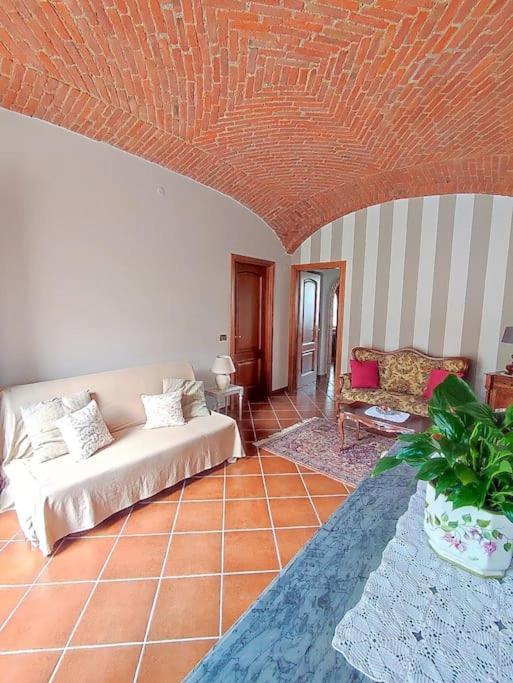 Вилла Casa Caliera Вивероне Экстерьер фото