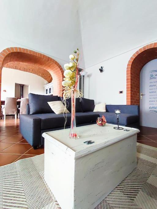 Вилла Casa Caliera Вивероне Экстерьер фото