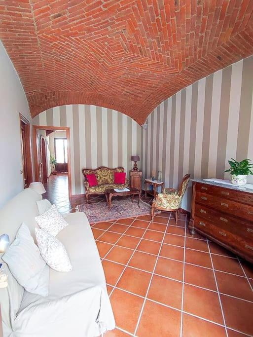 Вилла Casa Caliera Вивероне Экстерьер фото